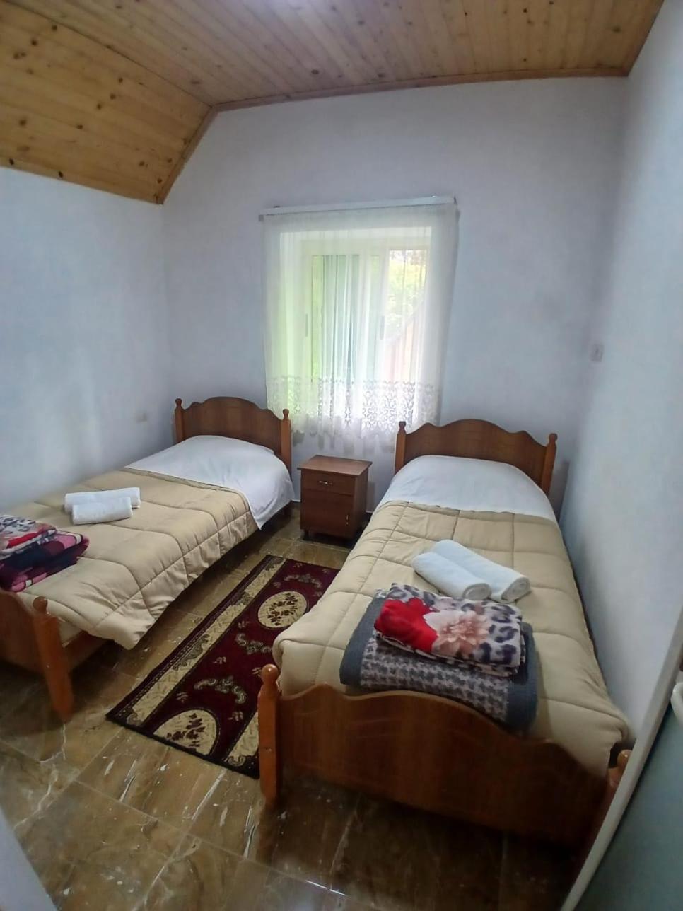 泰斯Bujtina Milani住宿加早餐旅馆 外观 照片