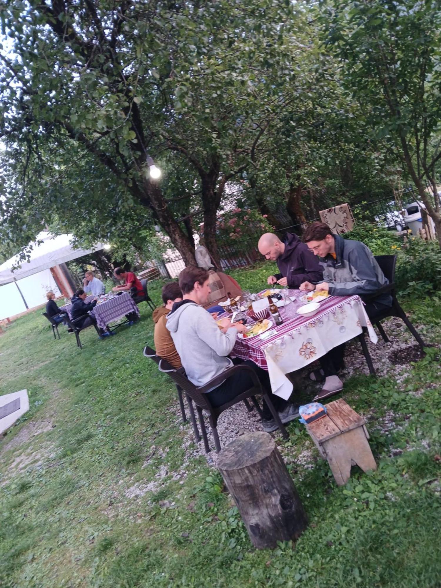 泰斯Bujtina Milani住宿加早餐旅馆 外观 照片